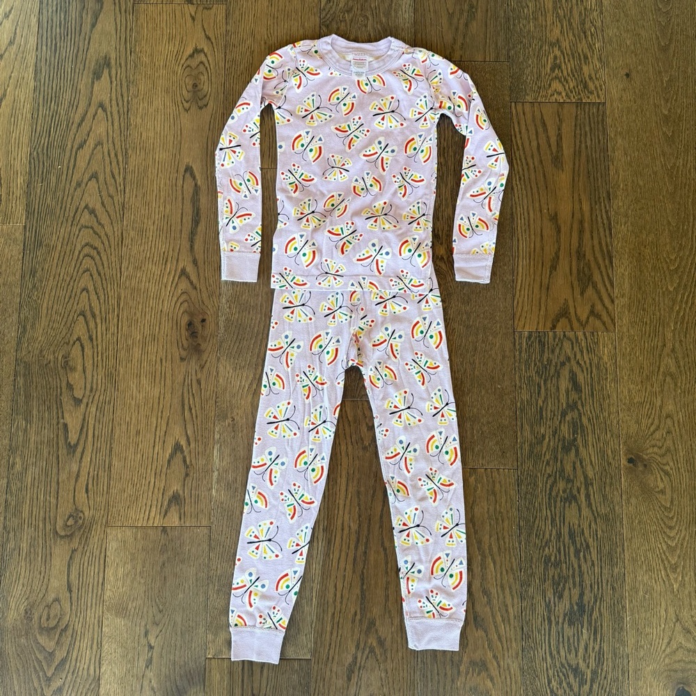Hanna Andersson lavender butterfly print PJs ~ girls size 6-7 ~ very good cond